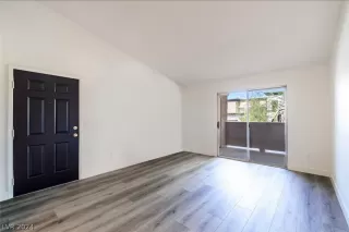 Photo #4: 2589308 Listing