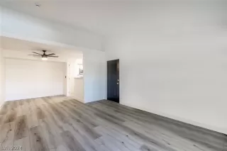 Photo #5: 2589308 Listing