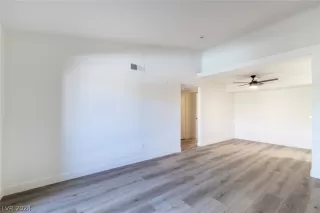 Photo #6: 2589308 Listing