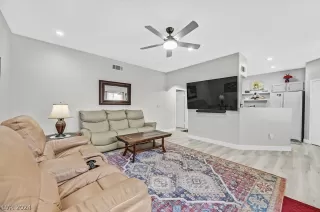 Photo #4: 2589314 Listing