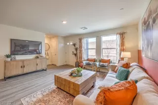 Photo #5: 2589315 Listing