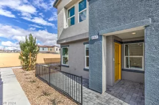 Photo #1: 2589319 Listing