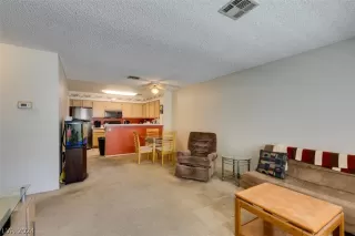 Photo #3: 2589321 Listing