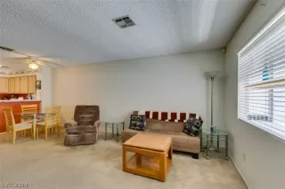 Photo #4: 2589321 Listing