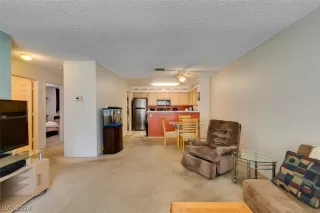 Photo #5: 2589321 Listing