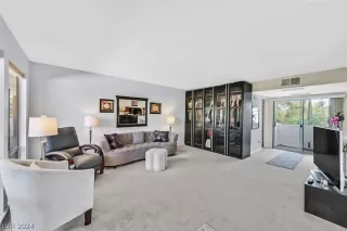 Photo #2: 2589324 Listing 