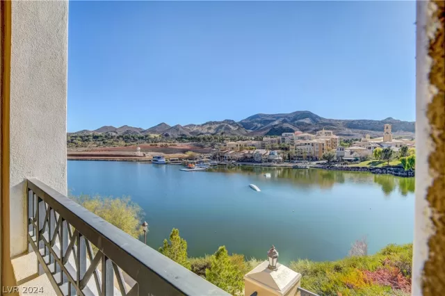 MLS: 2589373 Condo For Sale