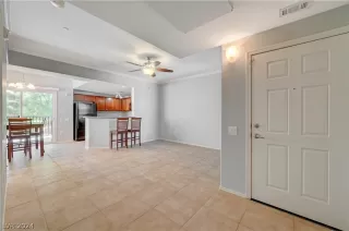 Photo #3: 2589379 Listing