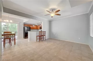 Photo #4: 2589379 Listing