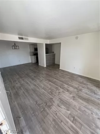 Photo #2: 2589395 Listing 