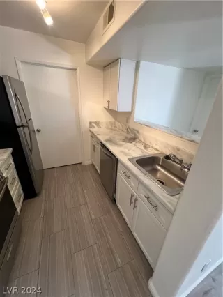 Photo #5: 2589395 Listing 