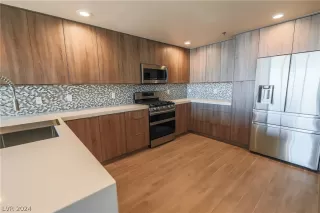 Photo #4: 2589400 Listing 