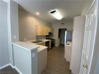 Photo #4: 2589424 Listing 