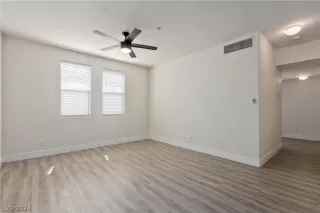 Photo #1: 2589437 Listing