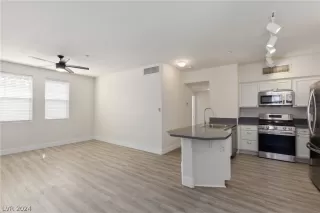 Photo #6: 2589437 Listing