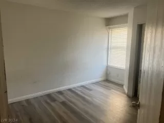 Photo #6: 2589491 Listing