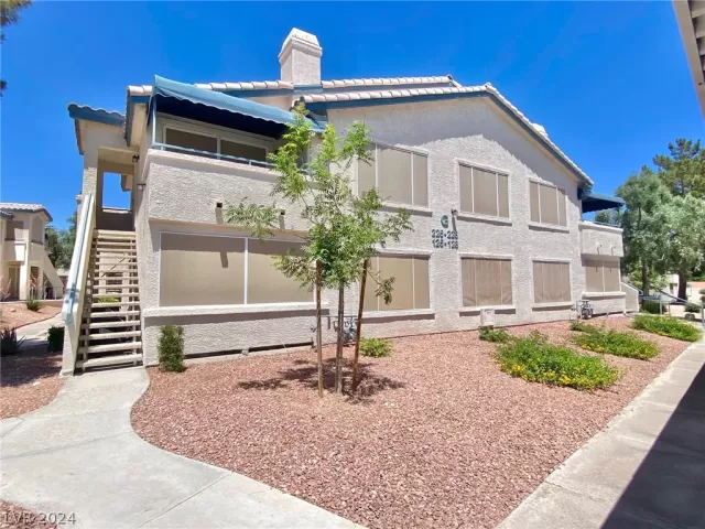 MLS: 2589519 Condo For Sale