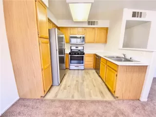 Photo #5: 2589519 Listing 