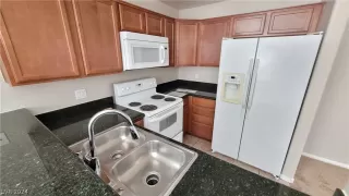 Photo #2: 2589521 Listing