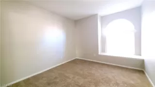 Photo #4: 2589521 Listing