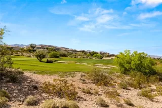 Photo #2: 2589534 Listing