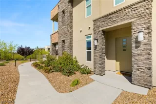 Photo #4: 2589534 Listing