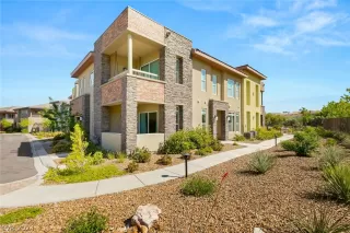 Photo #5: 2589534 Listing