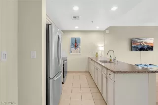 Photo #6: 2589554 Listing