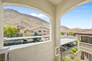 Photo #2: 2589570 Listing