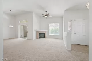 Photo #4: 2589570 Listing