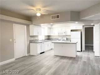 Photo #1: 2589582 Listing 