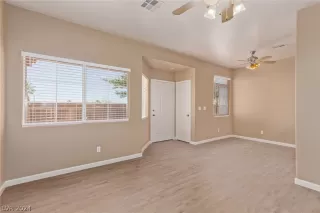 Photo #3: 2589622 Listing