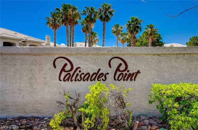 MLS: 2589633 Condo For Sale