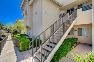 Photo #3: 2589633 Listing