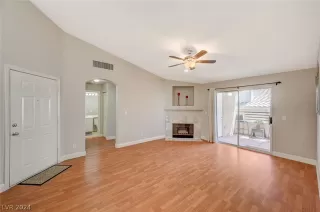 Photo #5: 2589633 Listing