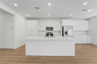 Photo #3: 2589651 Listing 