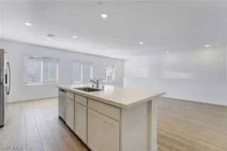 Photo #5: 2589651 Listing 