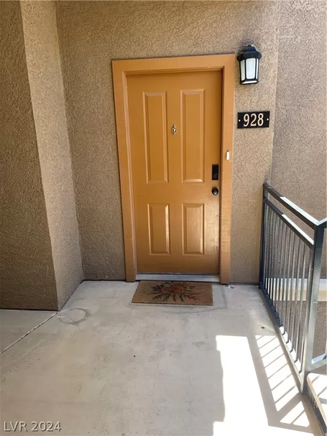 MLS: 2589661 Condo For Sale