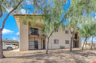 Photo #1: 2589679 Listing 