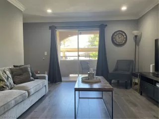 Photo #2: 2589703 Listing 