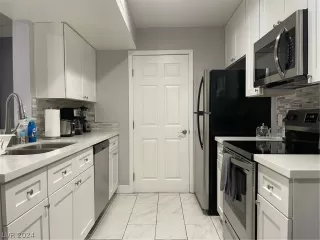 Photo #5: 2589703 Listing 