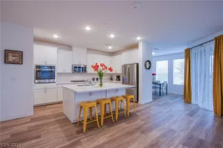 Photo #5: 2589721 Listing 