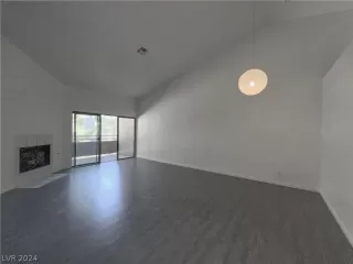 Photo #3: 2589731 Listing 