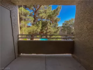 Photo #5: 2589731 Listing 