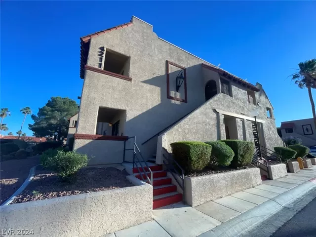 MLS: 2589757 Condo For Sale