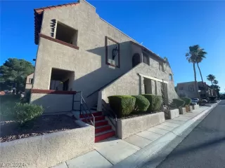 Photo #1: 2589757 Listing 