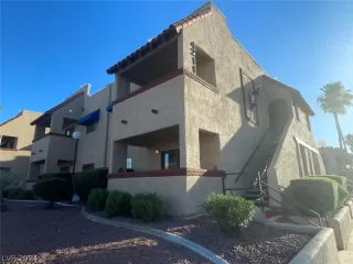 Photo #2: 2589757 Listing 