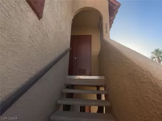 Photo #3: 2589757 Listing 