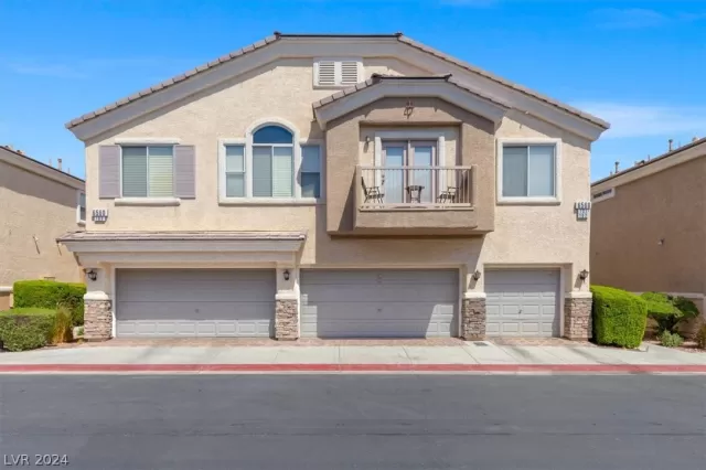 MLS: 2589768 Condo For Sale