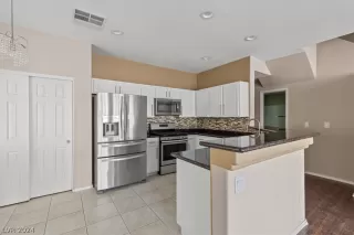 Photo #2: 2589768 Listing